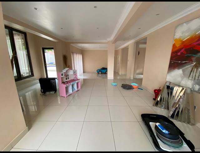 5 BEDROOM HOUSE FOR SALE IN FOURWAYS